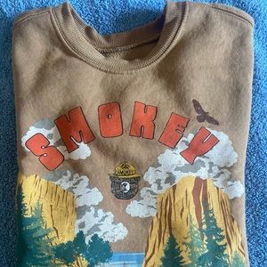 Tan Smokey the bear sweatshirt XS